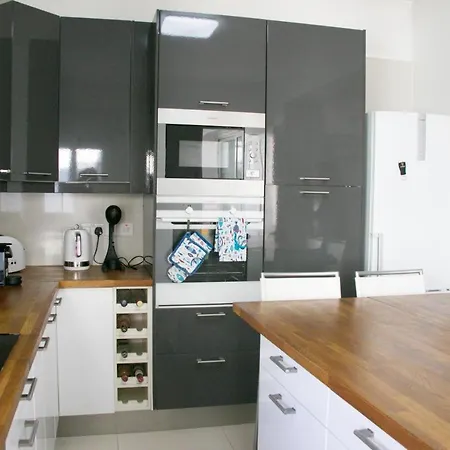 Freshness Modern 2 Bedroom With Balcony & Stunning Sea View In