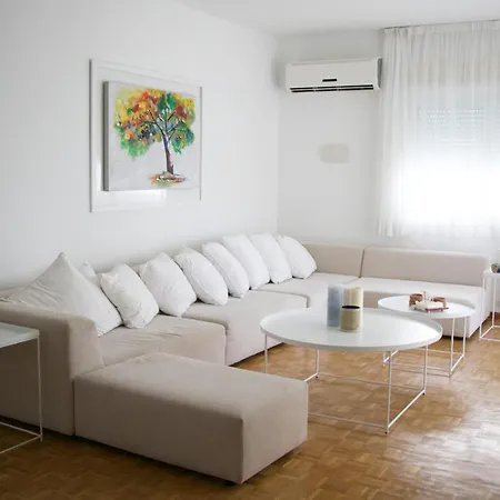 Freshness Modern 2 Bedroom With Balcony & Stunning Sea View In