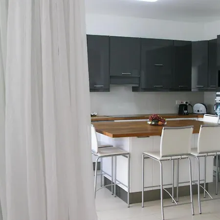 Freshness Modern 2 Bedroom With Balcony & Stunning Sea View In