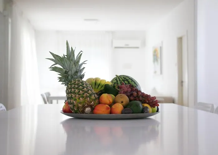 Freshness Modern 2 Bedroom With Balcony & Stunning Sea View In Apartmán Lemesos