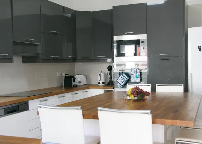 Apartmán Freshness Modern 2 Bedroom With Balcony & Stunning Sea View In