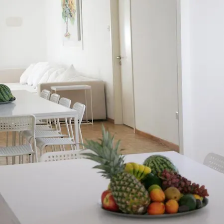 Freshness Modern 2 Bedroom With Balcony & Stunning Sea View In Apartmán *
