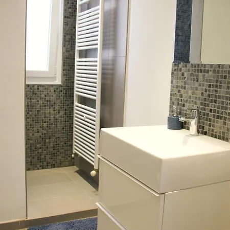 Freshness Modern 2 Bedroom With Balcony & Stunning Sea View In * Lemesos